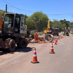 Obras impactam no tr&acirc;nsito da regi&atilde;o (Foto: J&uacute;nior Posselt)