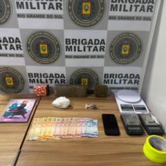 Material apreendido com os suspeitos. Foto: Divulga&ccedil;&atilde;o/Brigada Militar