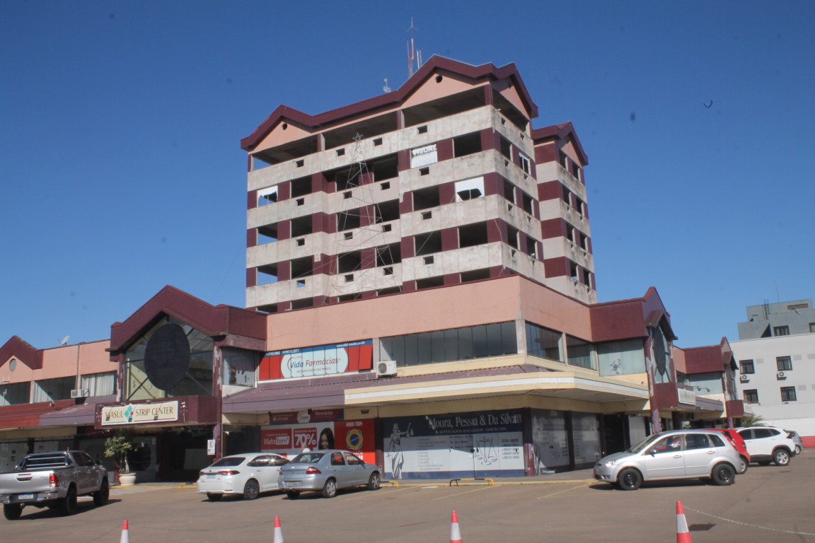 Viasul Strip Center terá fachada remodelada pela House Arquitetura Viasul Strip Center terá fachada remodelada pela House Arquitetura