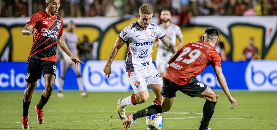Vitória perde para o Athletico Paranaense e deixa de abrir vantagem da ...