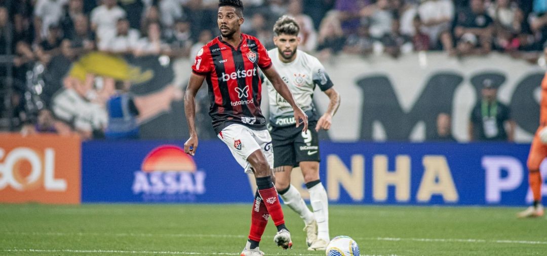 Vitória sofre gol no último minuto, perde para o Corinthians, mas segue ...