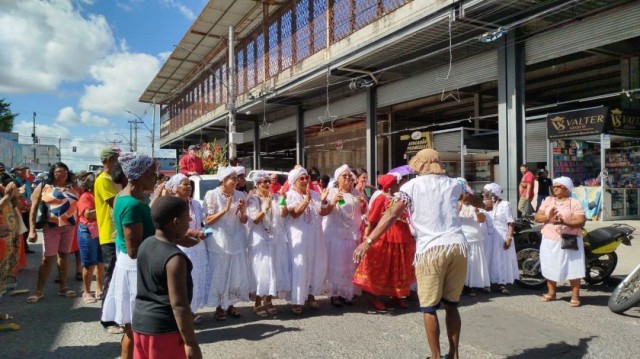 Festa em louvor a Santa Bárbara atrai centenas de fiéis em Feira de ...