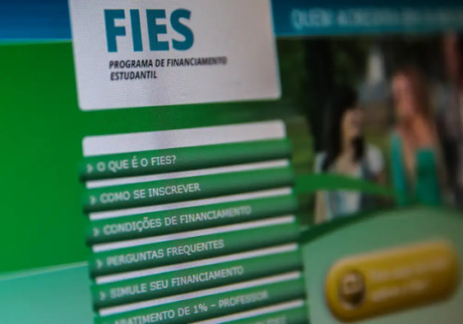 Estudantes têm até esta terça-feira para complementar dados do Fies 2026